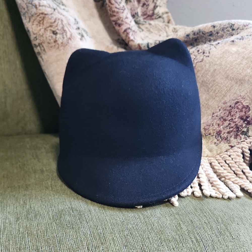 Zara Black Felt Cat Ear Hat 🐱
